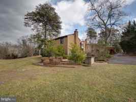 featured image of 1108B Shaker Woods Rd