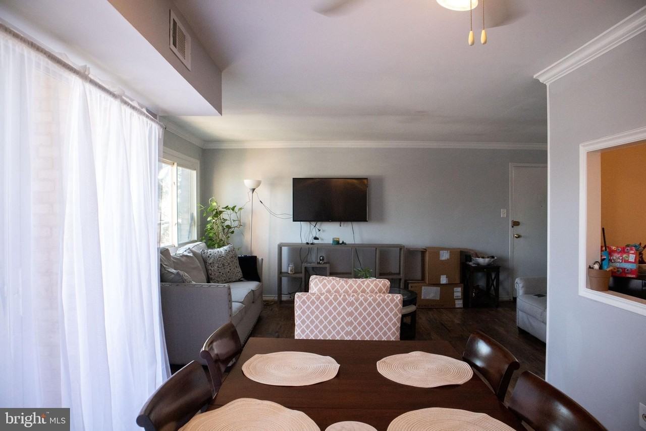 2900 Kings Chapel Rd Apt 10 #10 - Photo 4 of 11