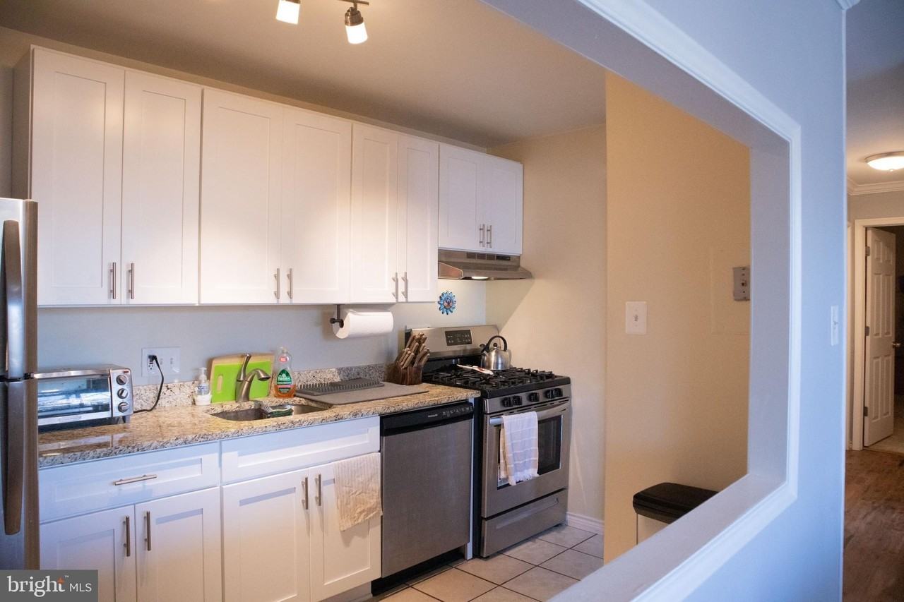 2900 Kings Chapel Rd Apt 10 #10 - Photo 7 of 11