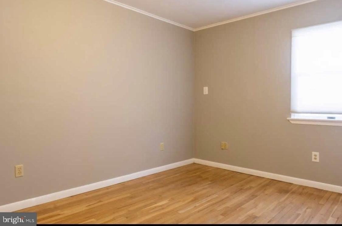 1816 Pimmit Dr - Photo 5 of 8