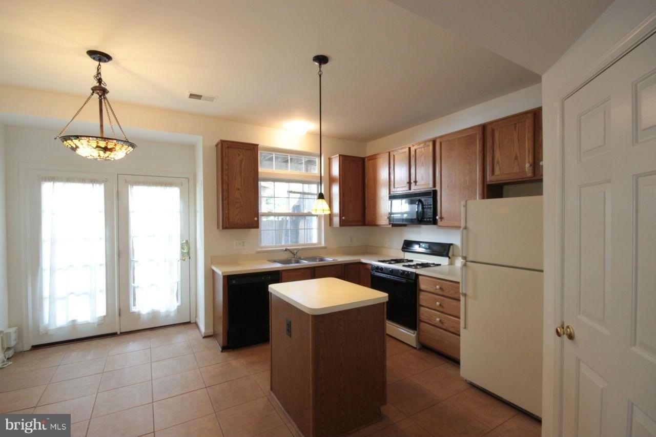 4312 Mallory Hill Ln - Photo 4 of 28