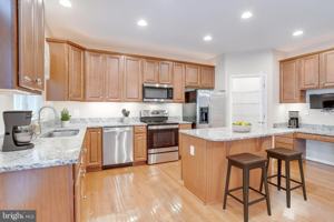 featured image of 7012 Trek Way