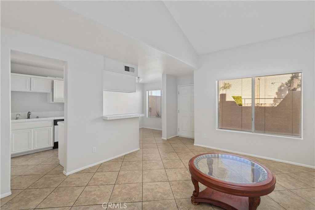 39237 10th St W - Photo 4 of 19