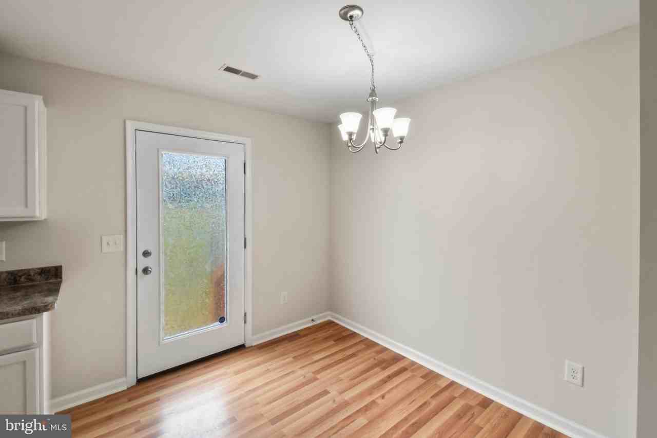 23 Crocus Ct - Photo 2 of 35