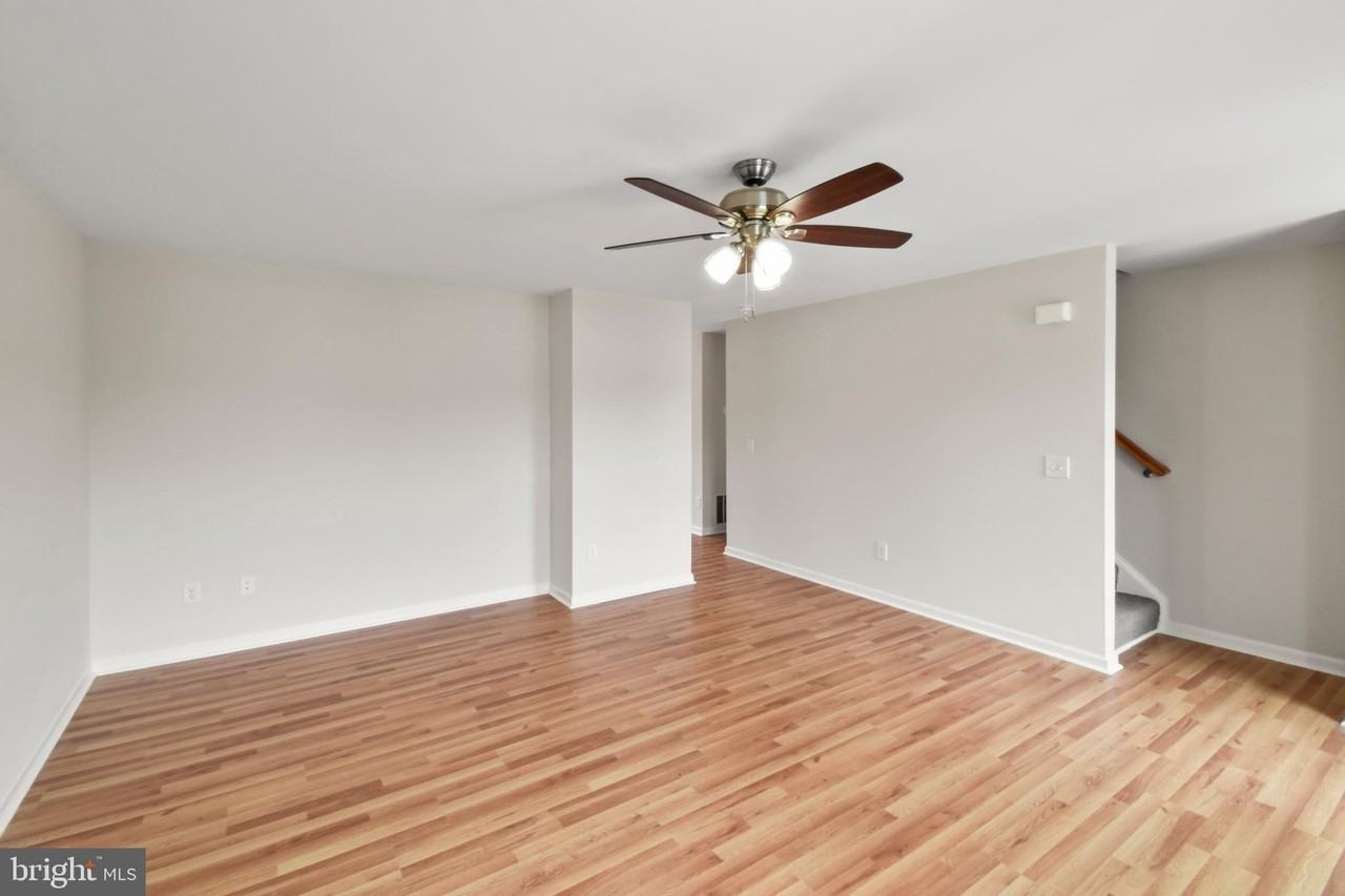 23 Crocus Ct - Photo 4 of 35