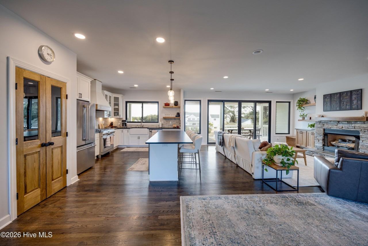 110 Waterway Trl - Photo 7 of 46