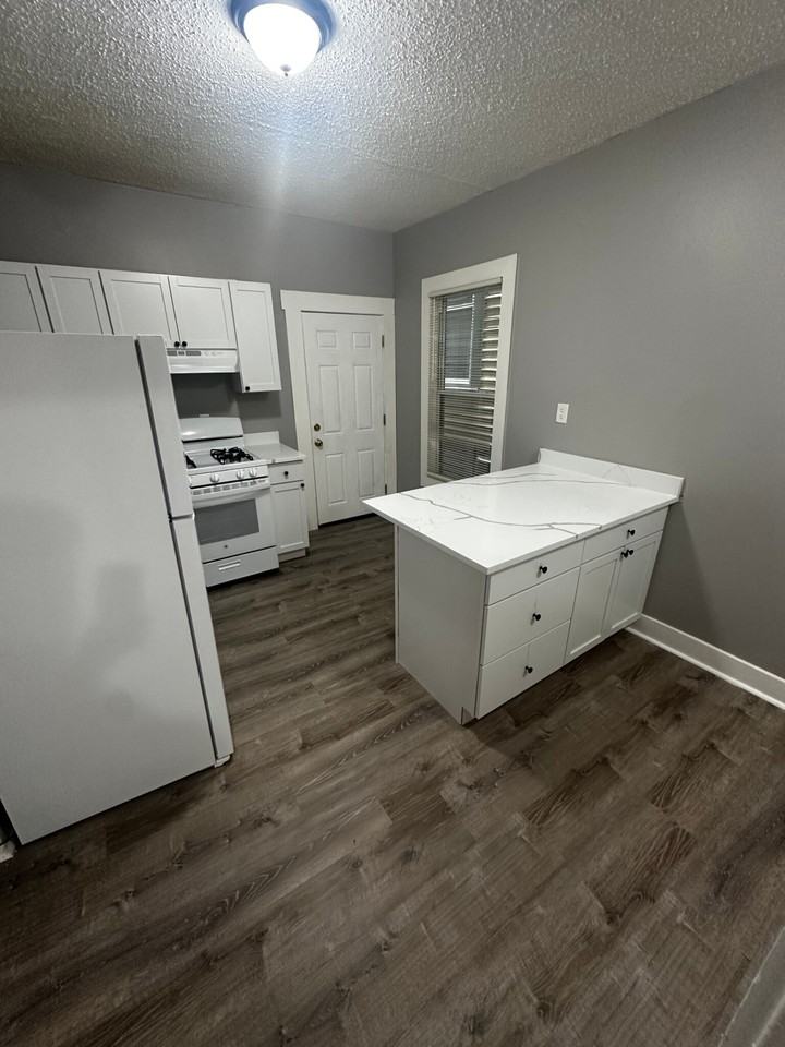 49 Lambert Ave #1 - Photo 6 of 9