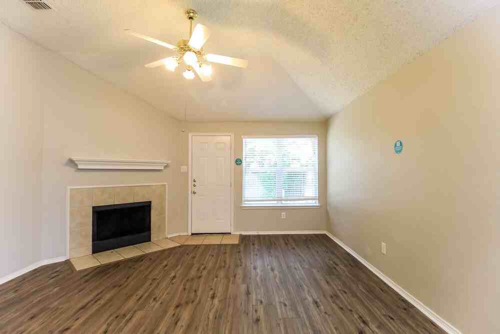 833 Beaver Creek Dr - Photo 4 of 16