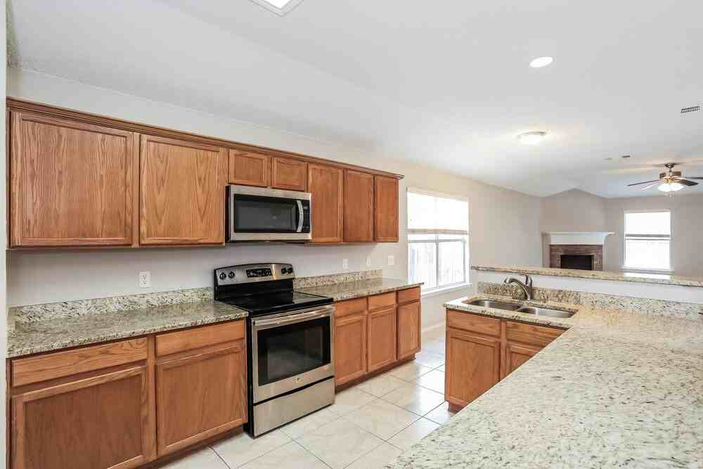 2528 Tar Heel Dr - Photo 6 of 16