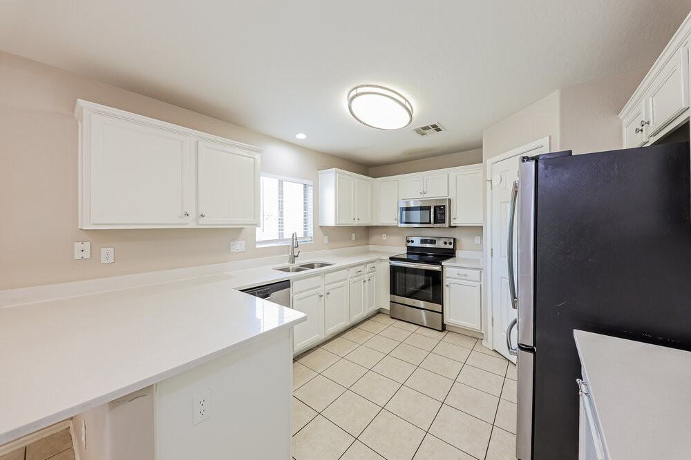 591 S 167th Dr - Photo 7 of 17