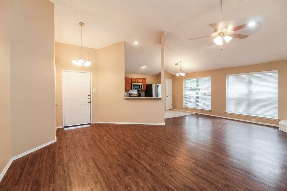 405 Lemon Dr - Photo 3 of 14