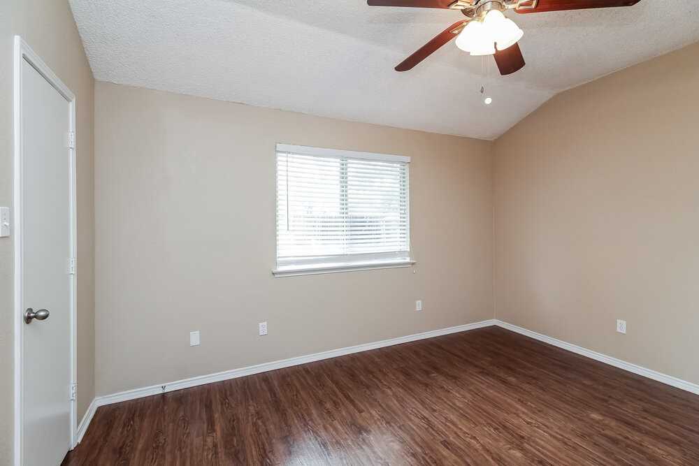 405 Lemon Dr - Photo 6 of 14