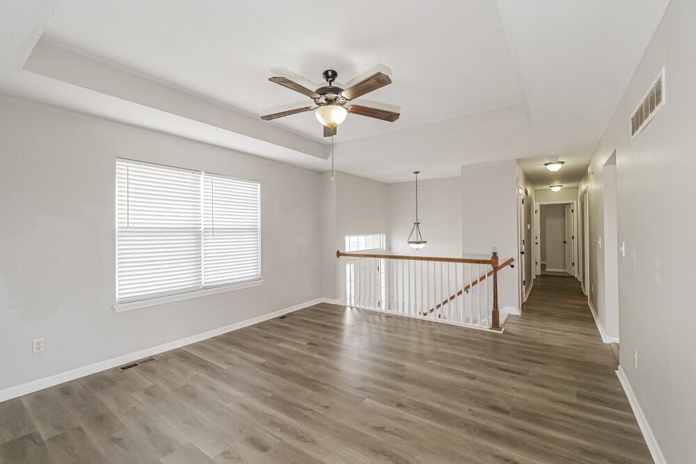 708 Fall Creek Cir - Photo 5 of 17