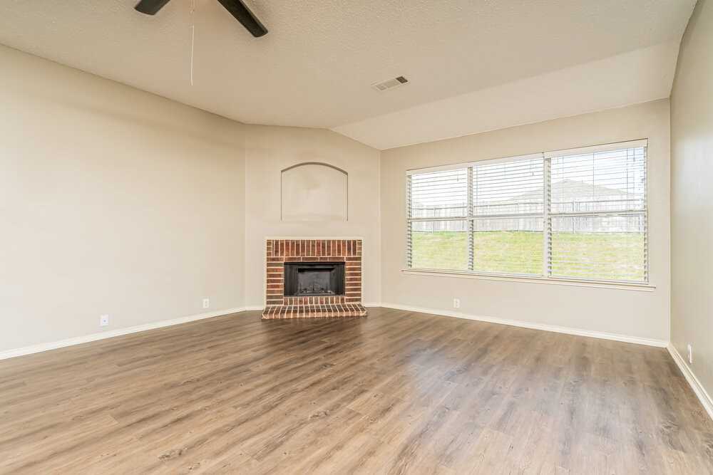 1514 Wavecrest Dr - Photo 6 of 16