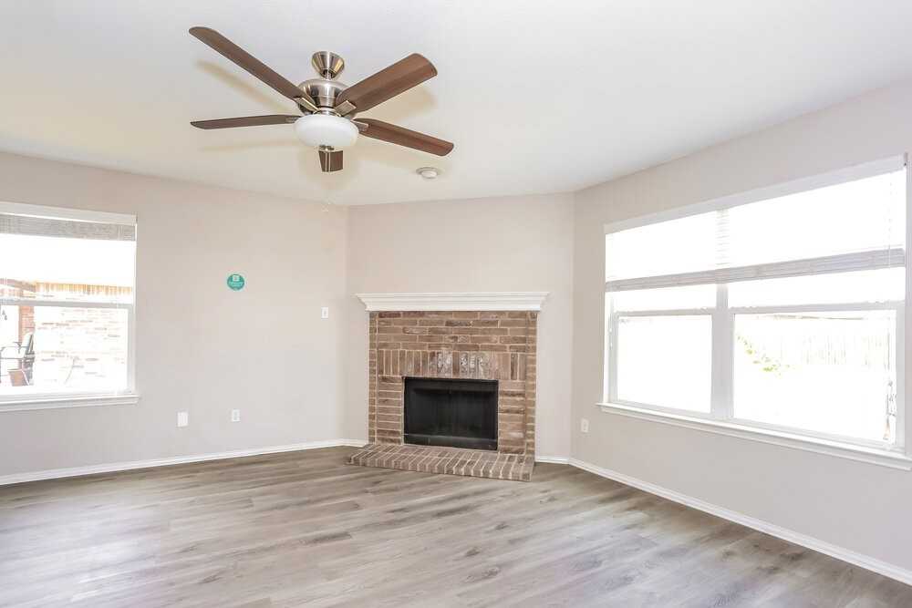 1627 Dream Catcher Way - Photo 4 of 17