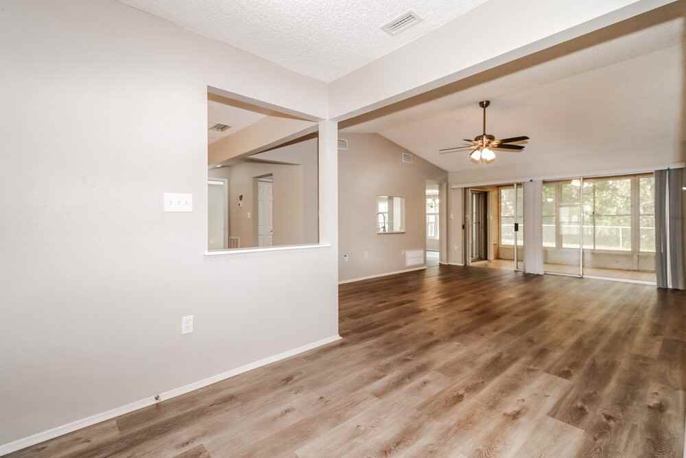 7745 Riverdale Dr - Photo 5 of 16