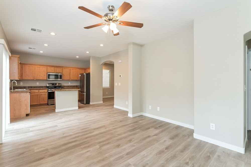 10931 Colour Magic St - Photo 7 of 20