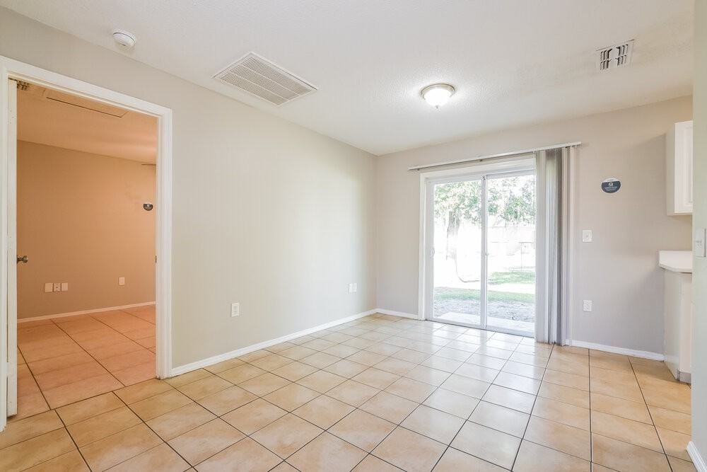 770 Lucaya Dr - Photo 4 of 17