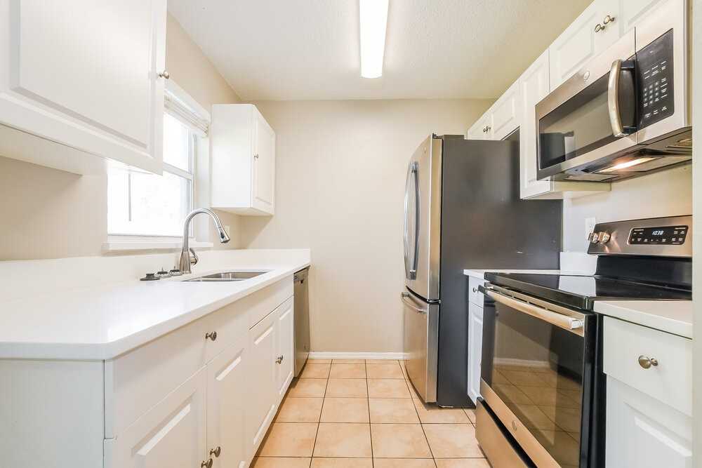 770 Lucaya Dr - Photo 7 of 17