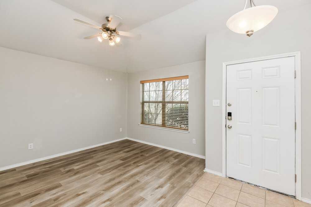 1842 Reynolds St - Photo 3 of 16