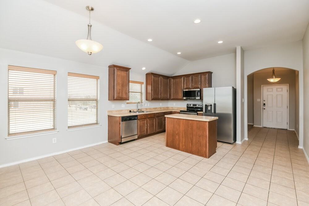 1842 Reynolds St - Photo 6 of 16