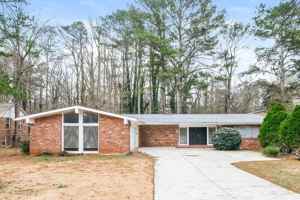 featured image of 2076 Cherrybrook Dr