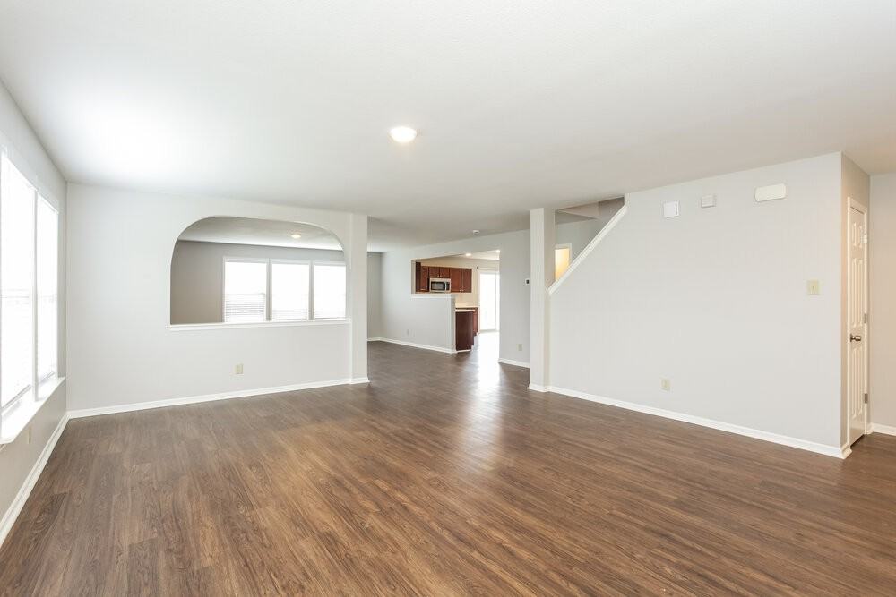 8243 Retreat Ln - Photo 5 of 17