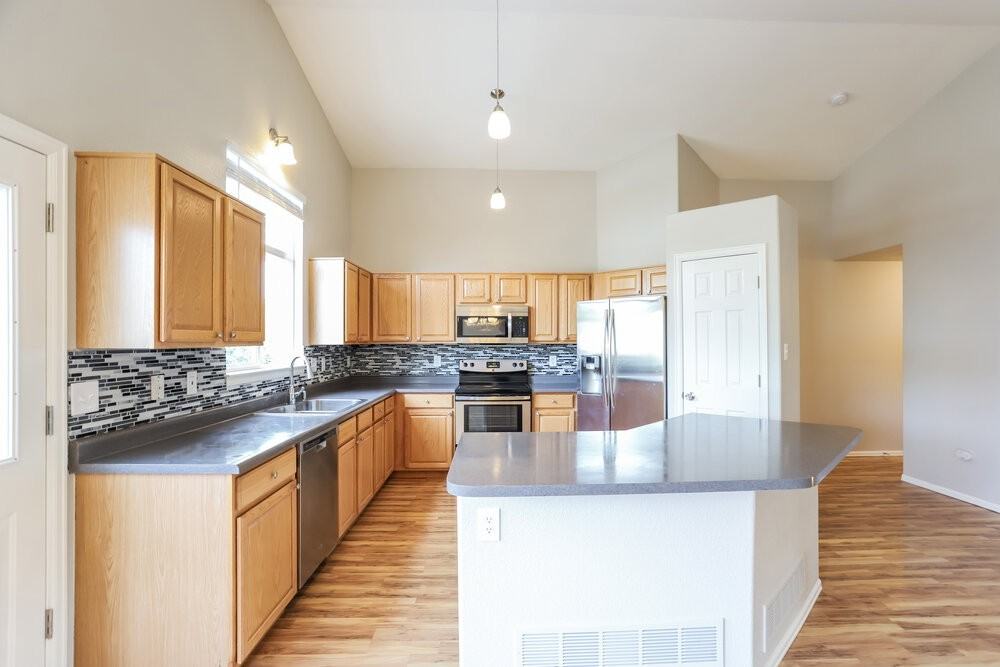 11594 Oswego St - Photo 6 of 17