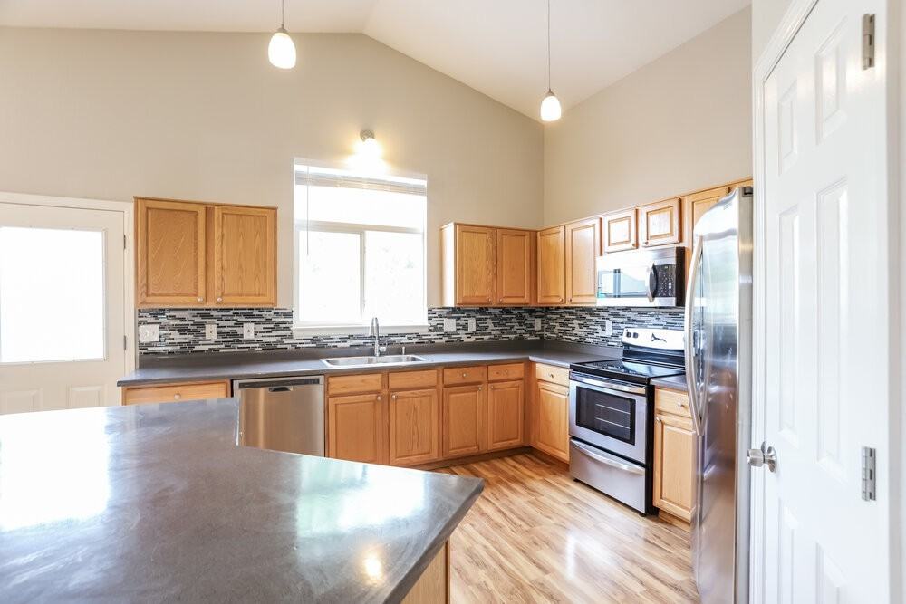 11594 Oswego St - Photo 7 of 17