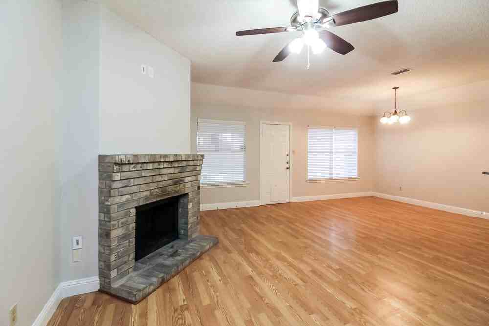 1205 Hall Rd - Photo 2 of 15