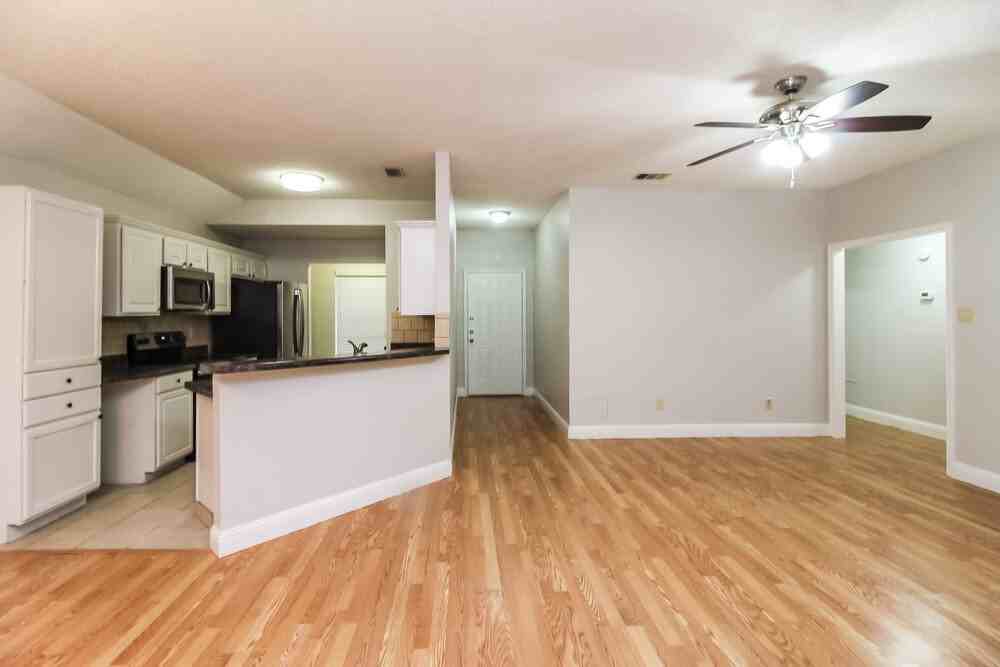 1205 Hall Rd - Photo 4 of 15