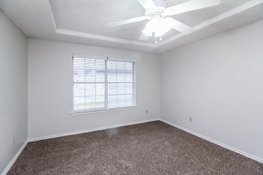 1205 Hall Rd - Photo 6 of 15