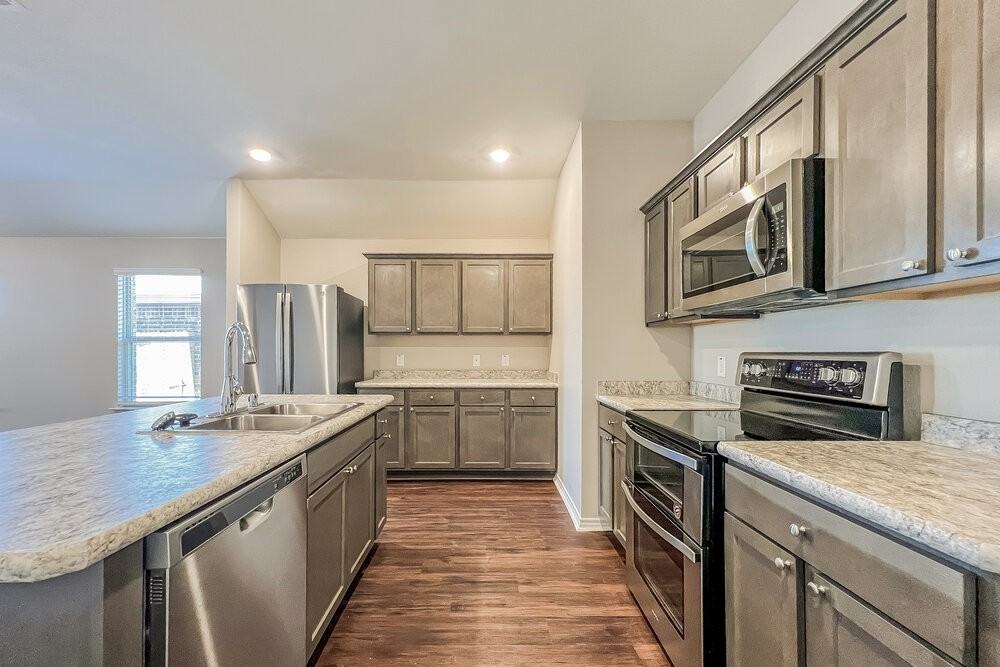 1805 Tulipwood Dr - Photo 6 of 16