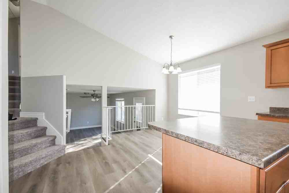 5817 Sw - Photo 6 of 18