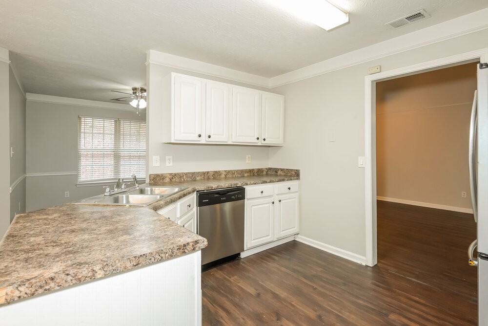 1715 Heatherton Rd - Photo 7 of 17