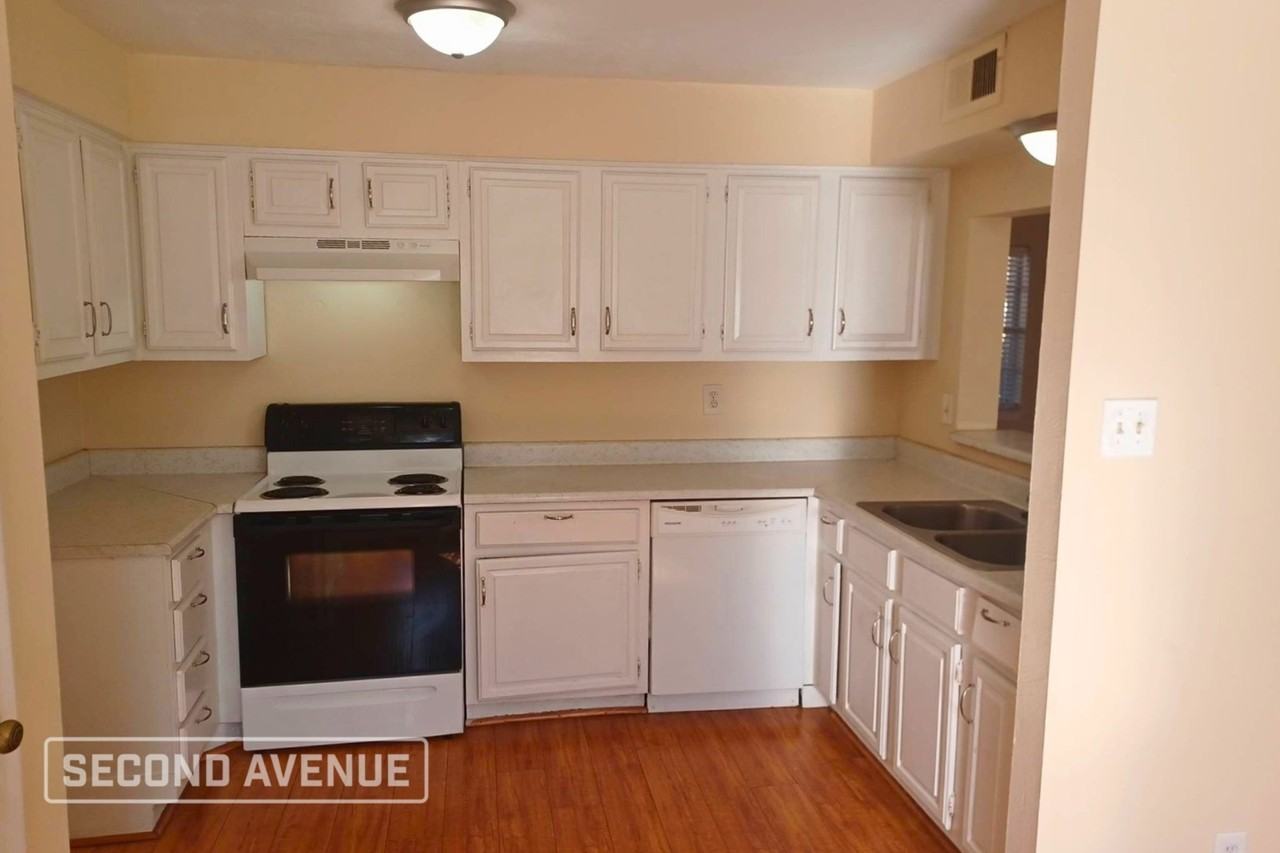 7943 Ellinger Ln - Photo 4 of 14