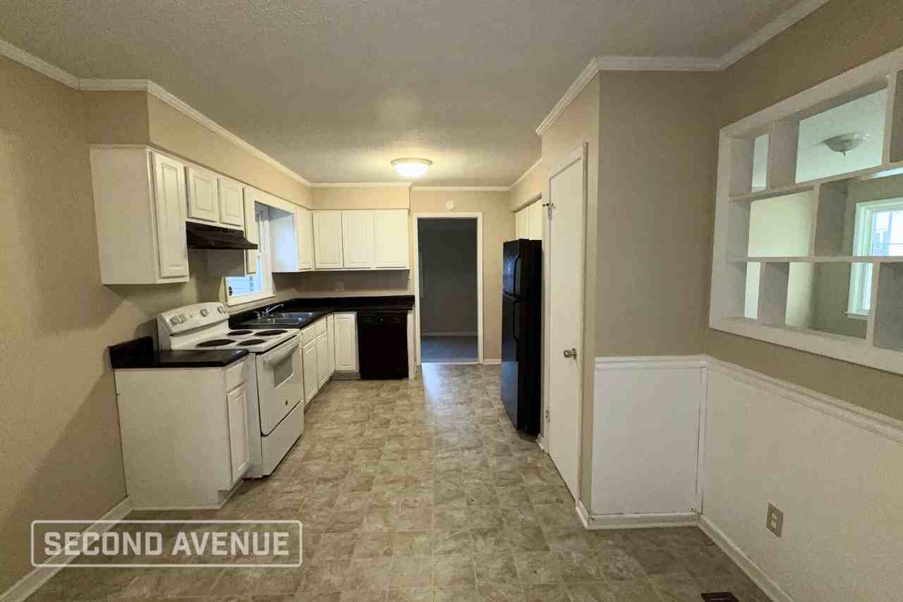 2601 Downs Pl - Photo 2 of 14