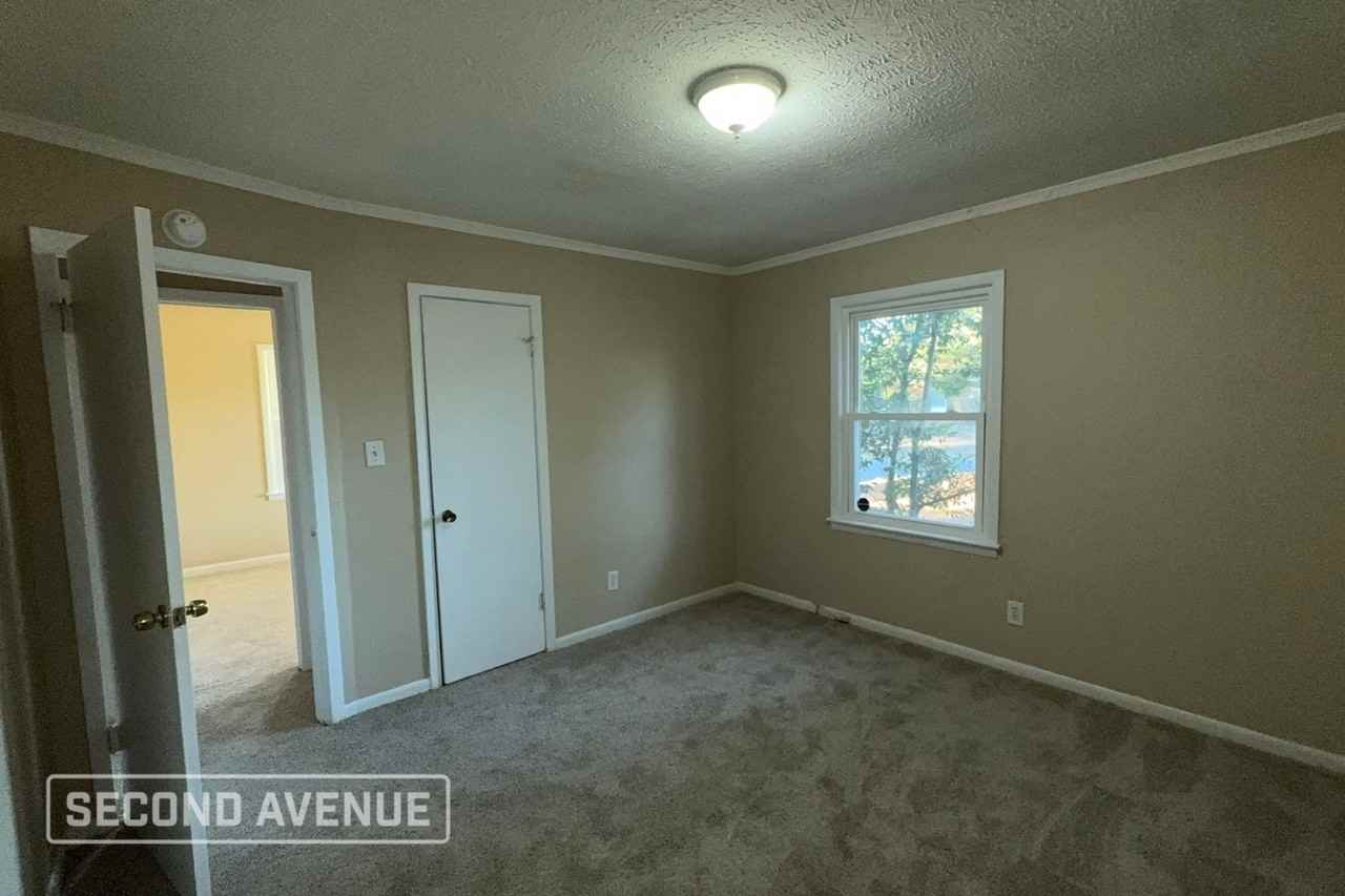 2601 Downs Pl - Photo 4 of 14