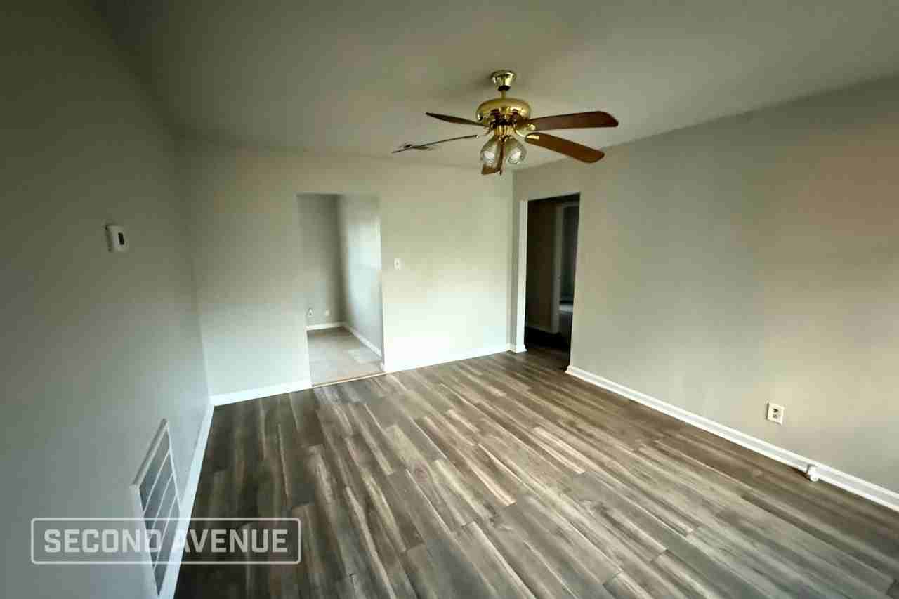 401 S 6th St - Photo 3 of 11