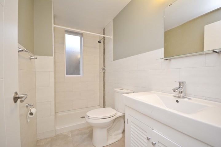 393 Nelson Street #6 - Photo 5 of 6
