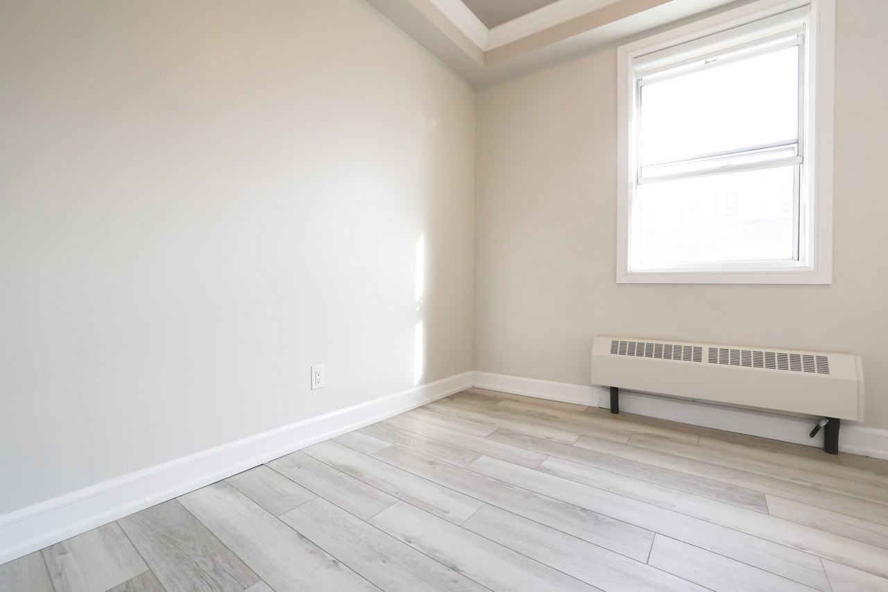 393 Nelson Street #6 - Photo 3 of 6