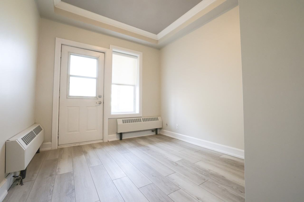 393 Nelson Street #6 - Photo 4 of 6