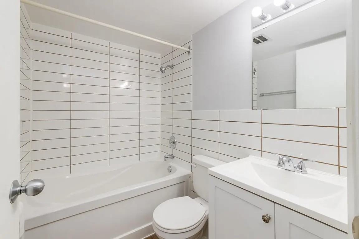 Sunalta Place - Photo 7 of 24