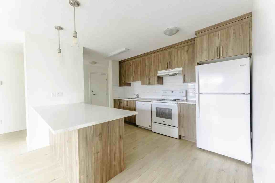 The Wellington - Photo 5 of 42