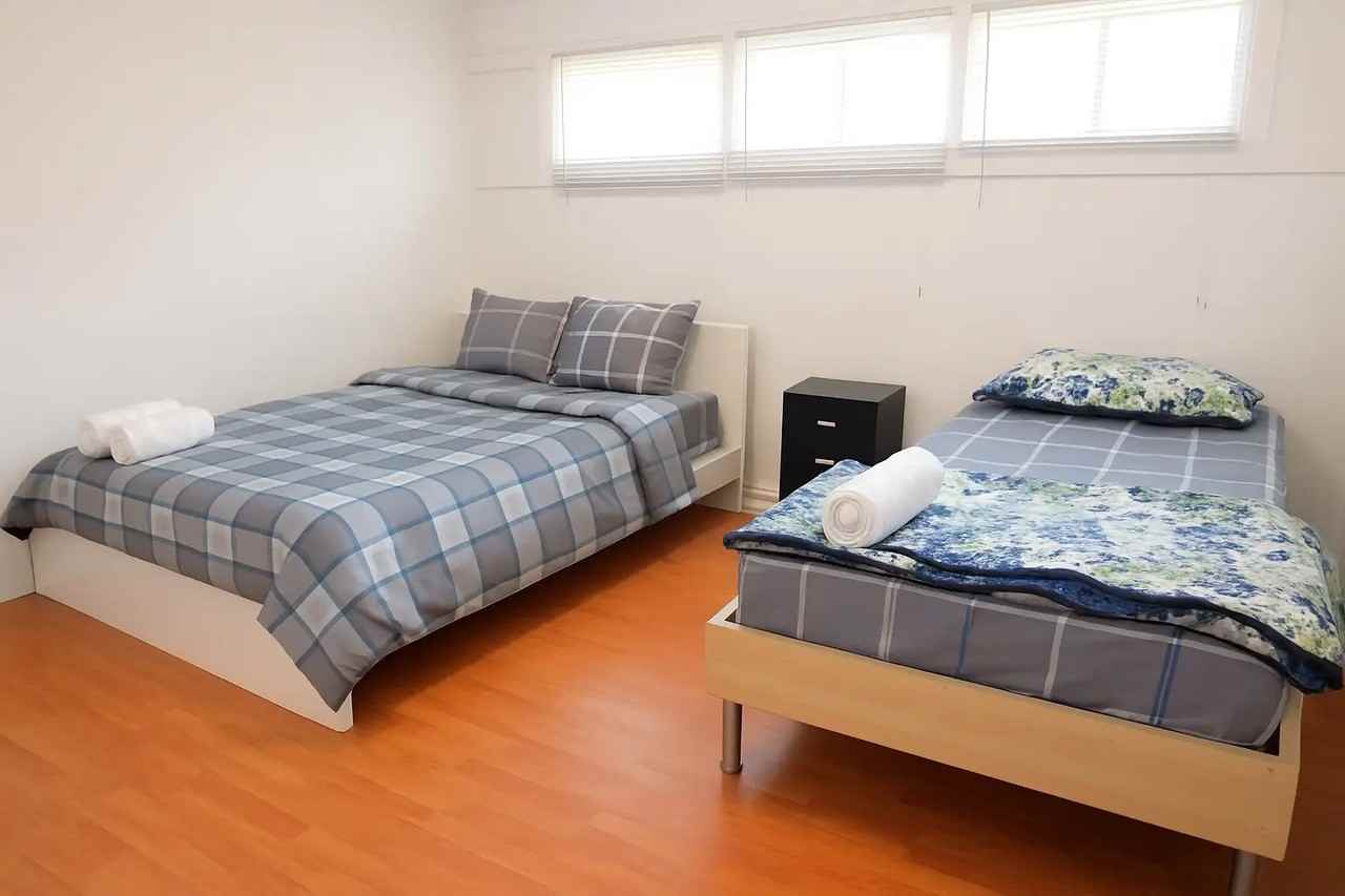 5938 Grey Ave Niagara Falls - Photo 3 of 10