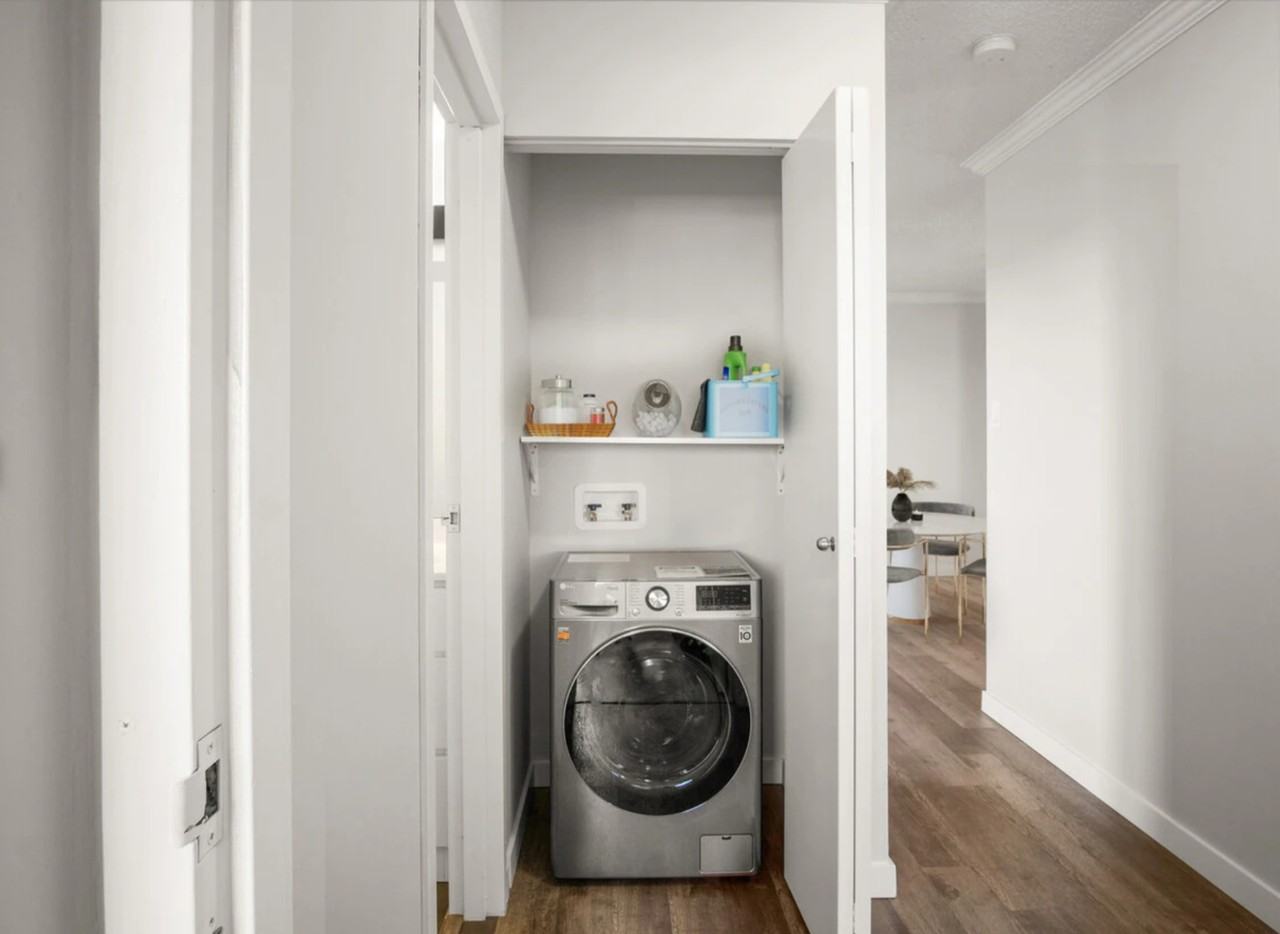 Henley Place - Photo 3 of 5