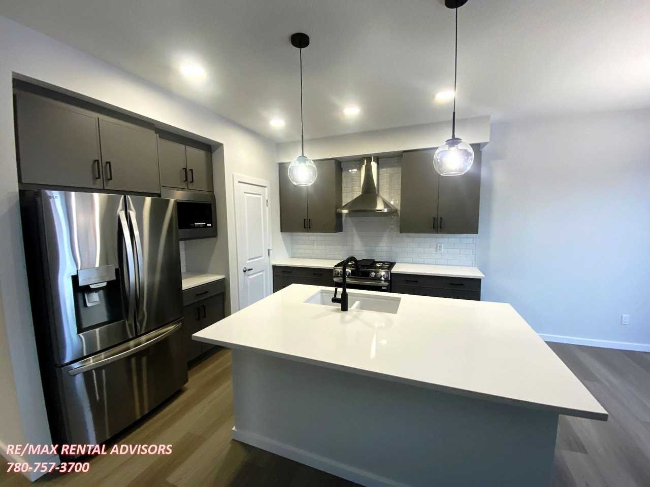 2127 Muckleplum Cres Sw - Photo 4 of 28