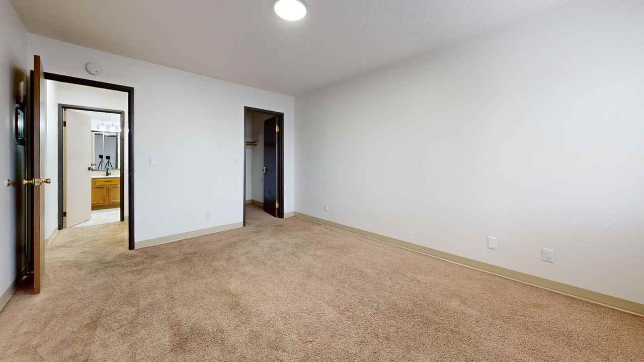 215 E Arbor (Bismarck,ND) - Photo 5 of 8