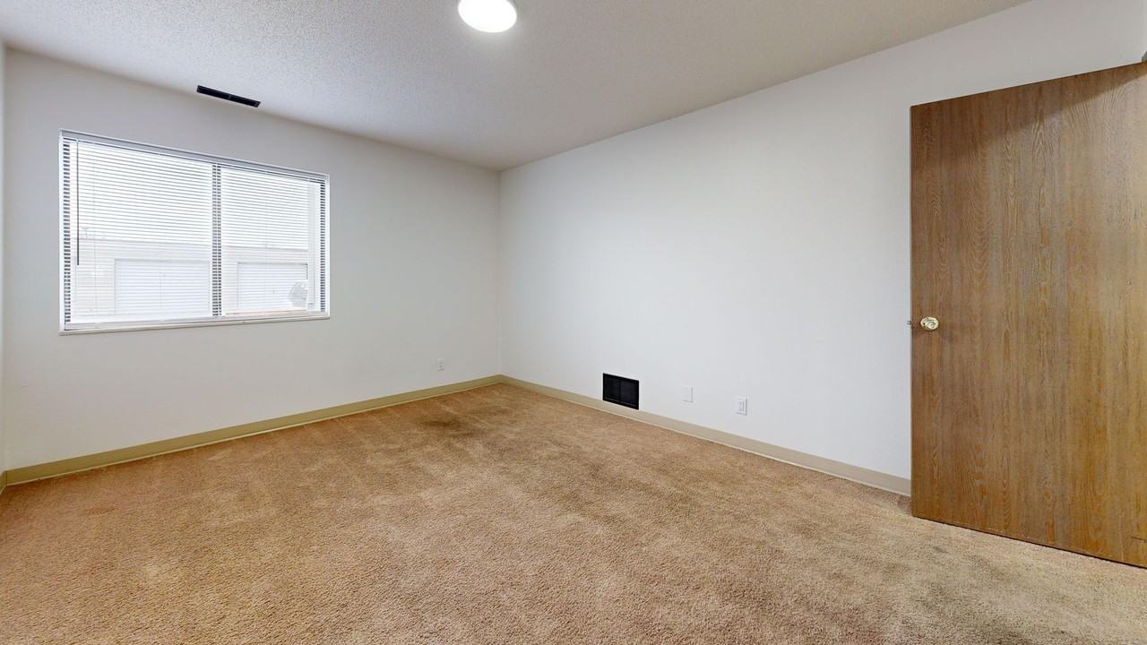 215 E Arbor (Bismarck,ND) - Photo 6 of 8