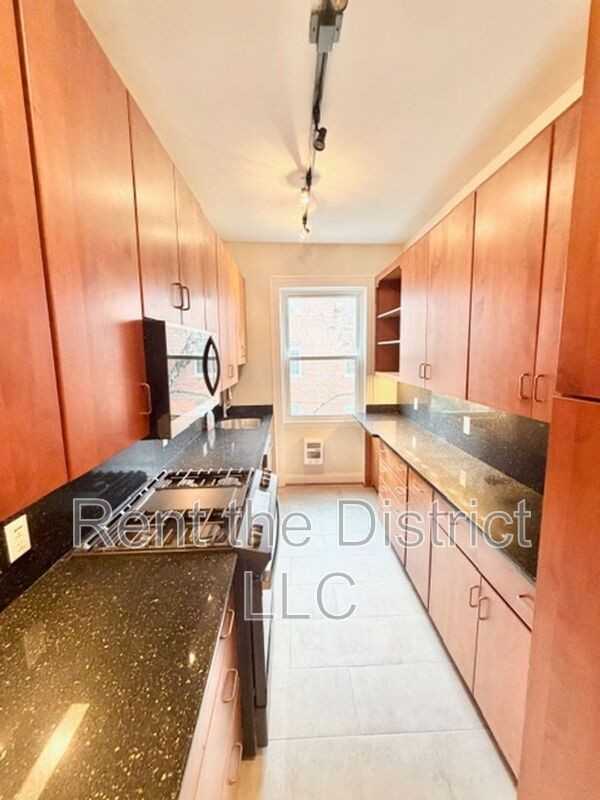 3100 Connecticut Ave Nw #303 - Photo 5 of 18
